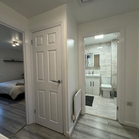 Spacious 3 Bedroom Home, With Private Driveway 5 Minutes From Excel Centre & Custom House Londres Exterior foto