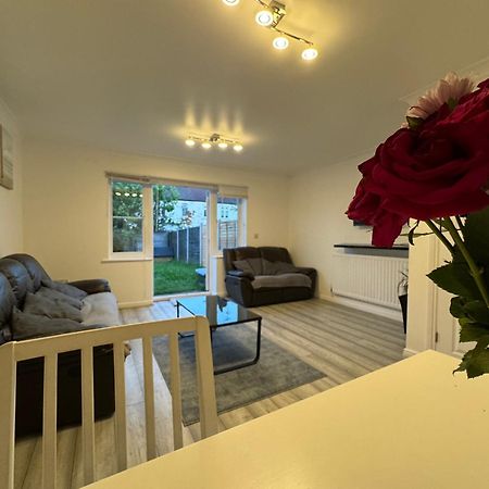 Spacious 3 Bedroom Home, With Private Driveway 5 Minutes From Excel Centre & Custom House Londres Exterior foto