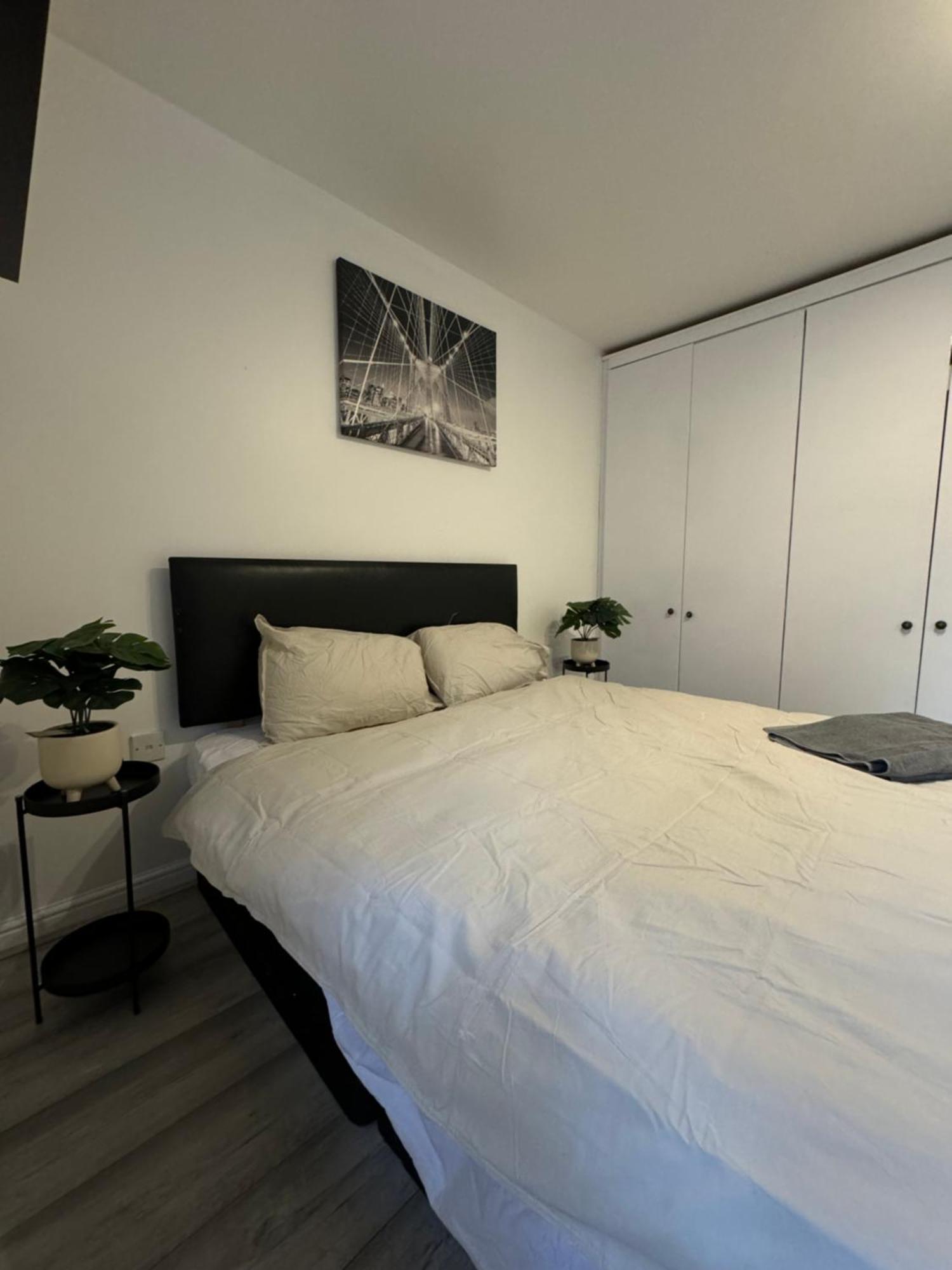 Spacious 3 Bedroom Home, With Private Driveway 5 Minutes From Excel Centre & Custom House Londres Exterior foto